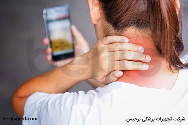 از گوشی همراه خود بهصورت اصولی استفاده کنید جهت پیشگیری از گردن درد